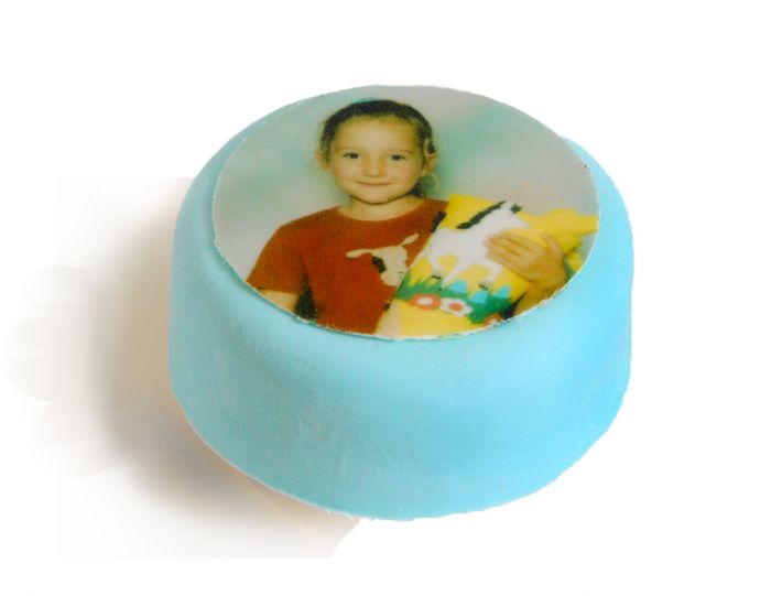 Blaue Mini-Fototörtchen – Beispiel 1 mit farbigem Rahmen