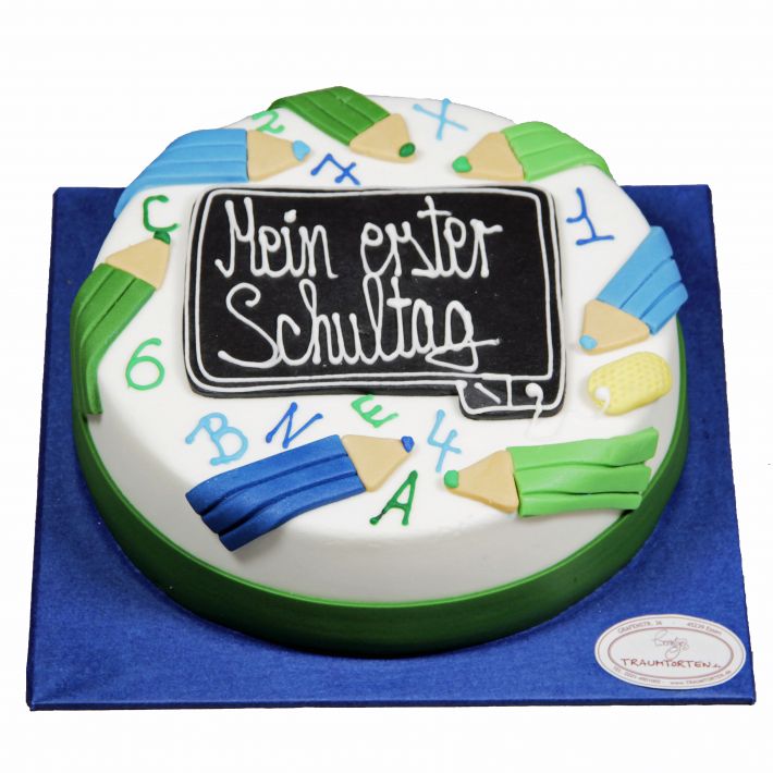 Einschulungstorte mit Tafel & grün und blauen Stiften