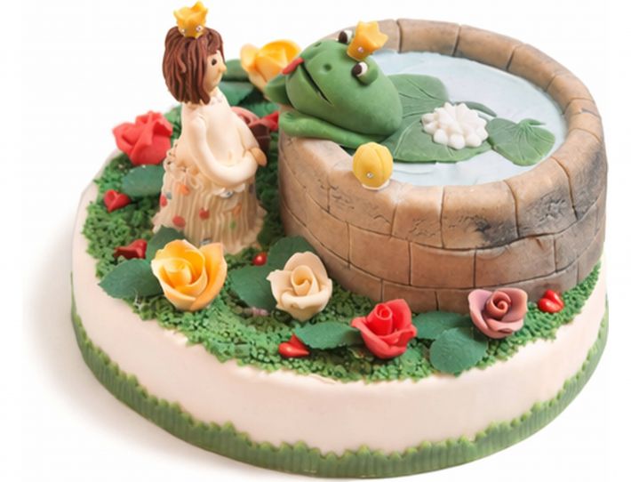 Hochzeitstorte Froschkönig märchenhafte Hochzeitstorte mit Frosch Brautpaar