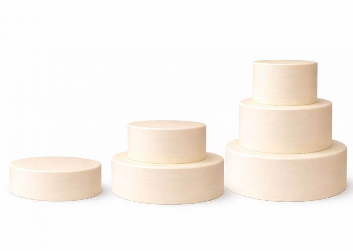 Glatte Buttercreme-Torte undekoriert