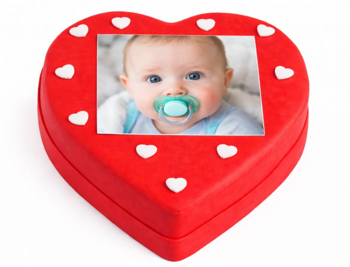 Herz Fototorte mit Foto und roten Fondantueberzug