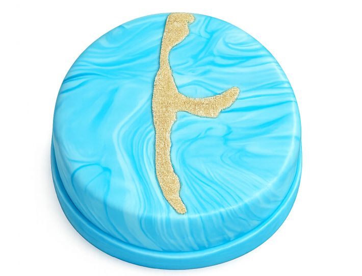 Sylt Motivtorte mit goldener Insel-Silhouette auf blauem Fondant für Geburtstag, Urlaubserinnerung oder Nordsee-Fans