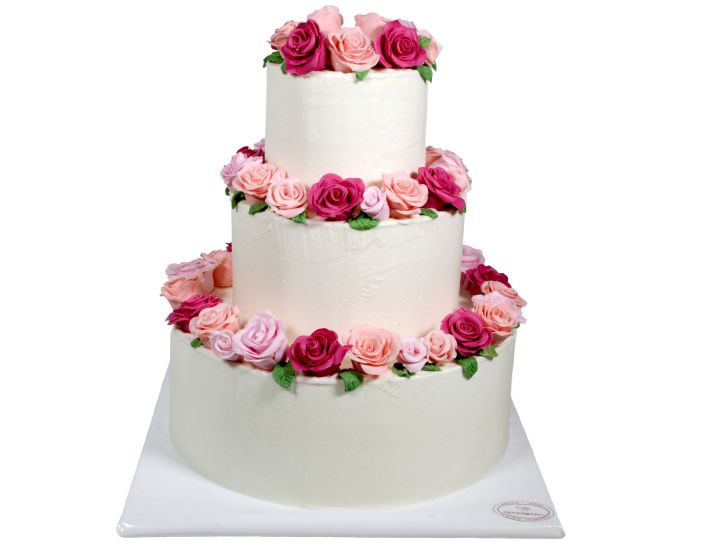 Klassische Hochzeitstorte mit eleganten Rosen