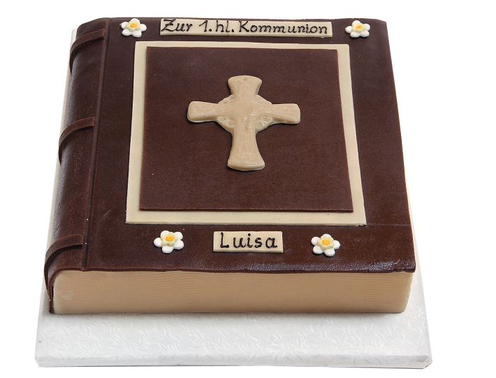 Kommunion Buchtorte mit Kreuz