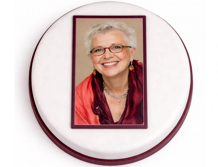 Runde Foto-Torte mit Wunschfoto fuer Geburtstag und Feier