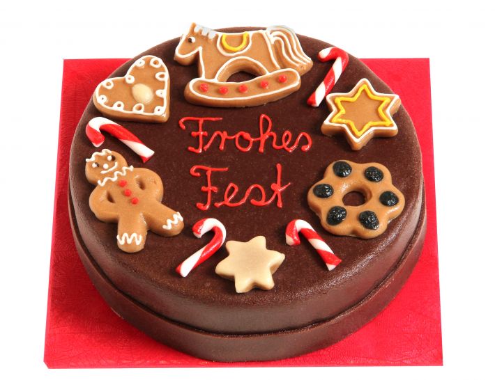 Weihnachtstorte mit Plätzchenmotiven