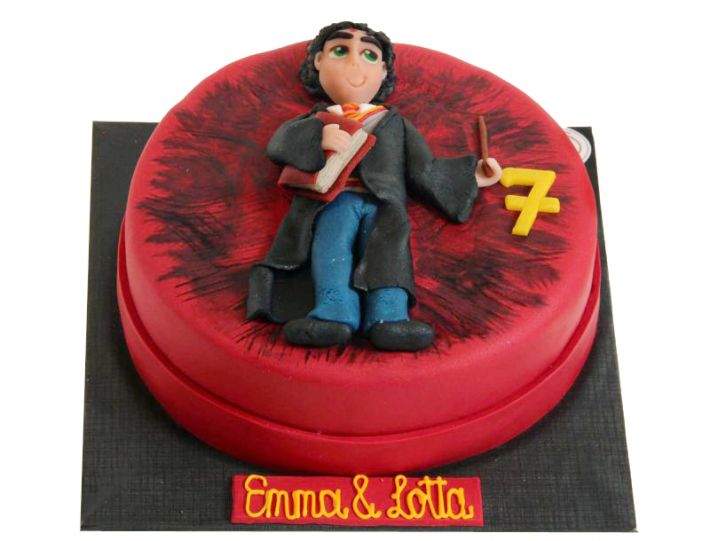 Zauberer-Kindertorte mit Magierfigur