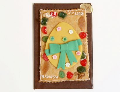 Gebäckplatte mit gelbem Ei