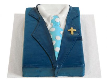 Kommunionstorte im Jackett-Stil