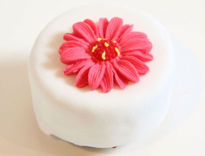 Mini-Törtchen mit Sommerblume